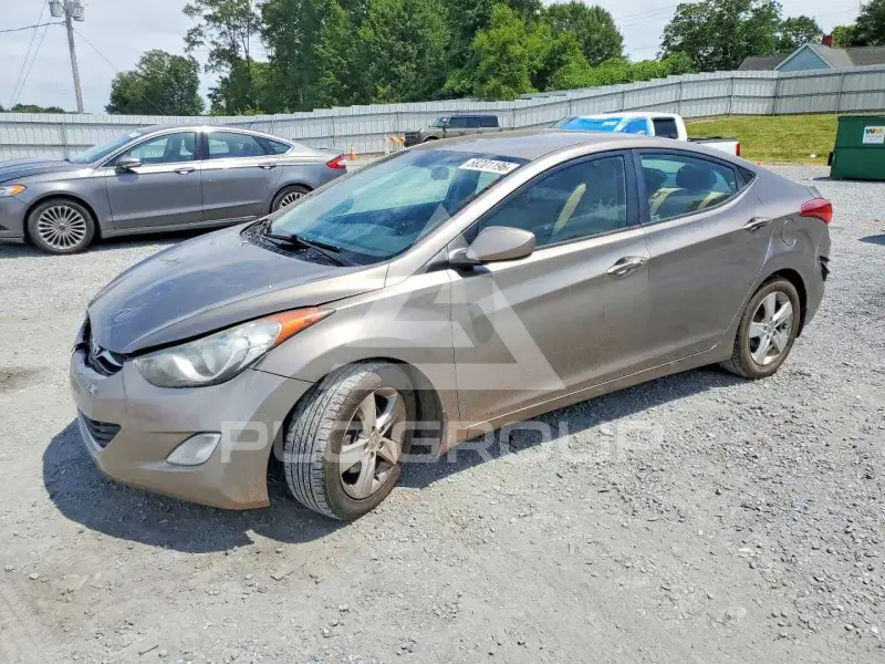 2013 Hyundai Elantra photo