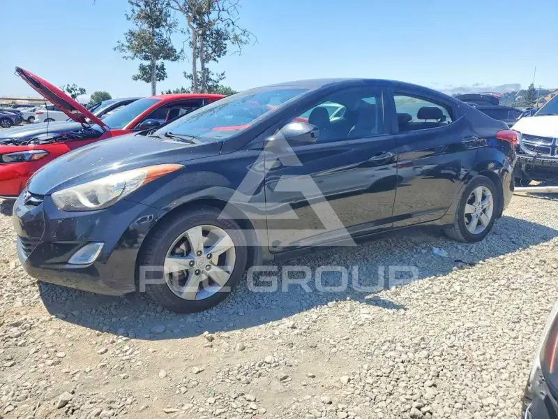 2013 Hyundai Elantra photo