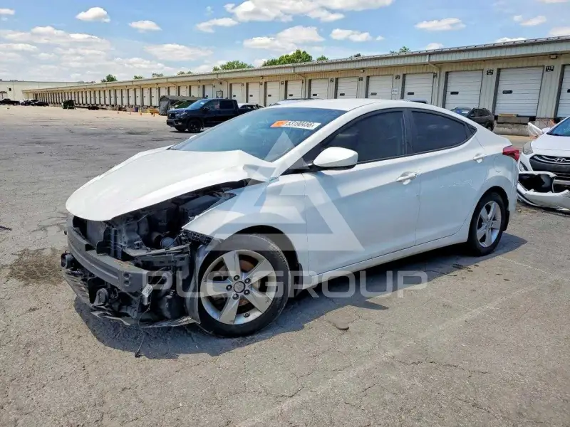 2013 Hyundai Elantra фото