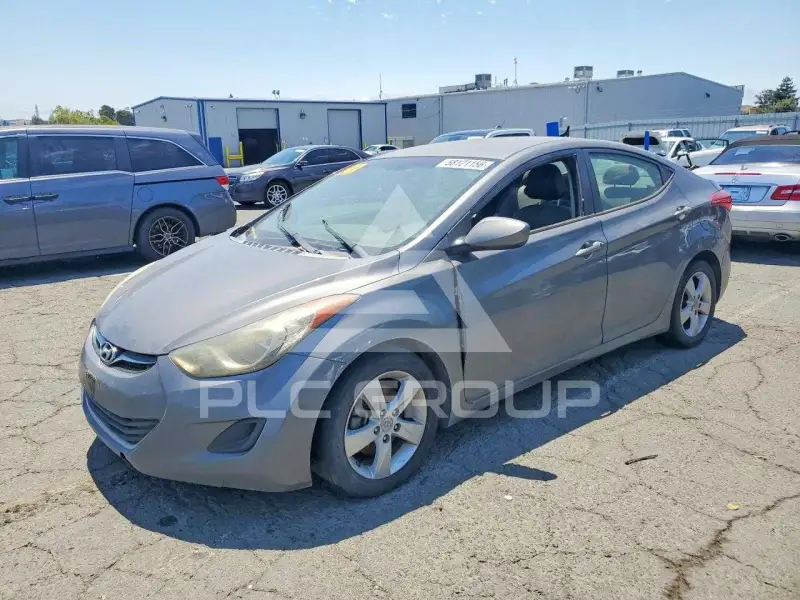 2013 Hyundai Elantra фото