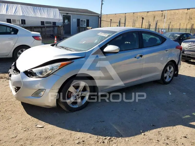 2013 Hyundai Elantra photo