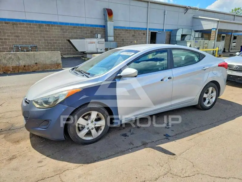 2013 Hyundai Elantra фото