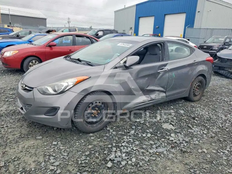 2013 Hyundai Elantra photo