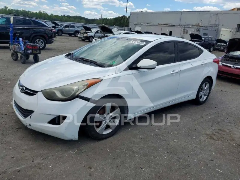 2013 Hyundai Elantra photo