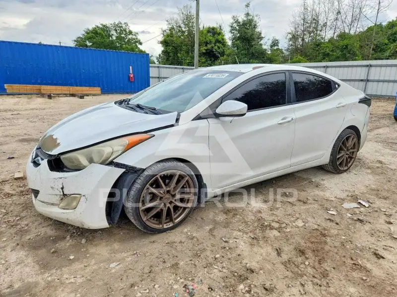 2013 Hyundai Elantra фото
