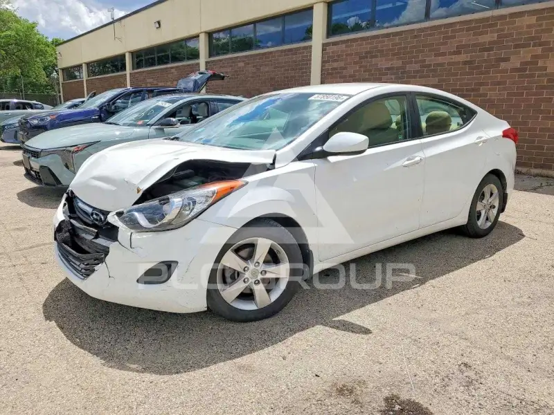 2013 Hyundai Elantra photo