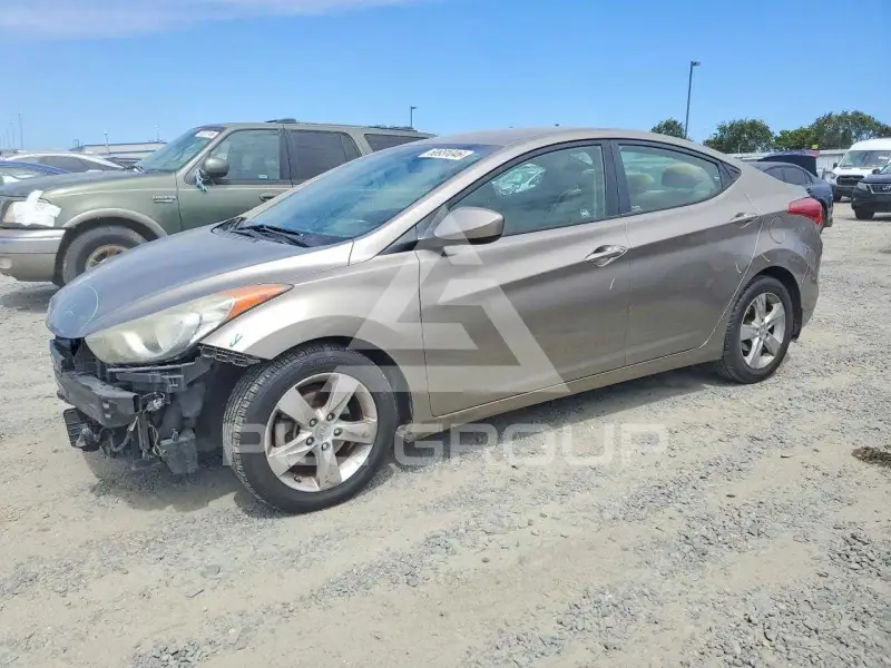2013 Hyundai Elantra фото