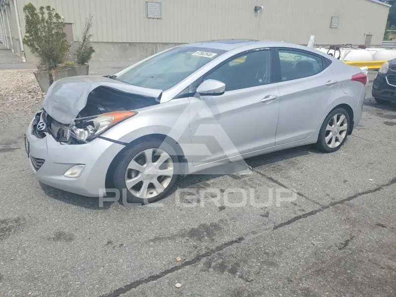 2013 Hyundai Elantra photo