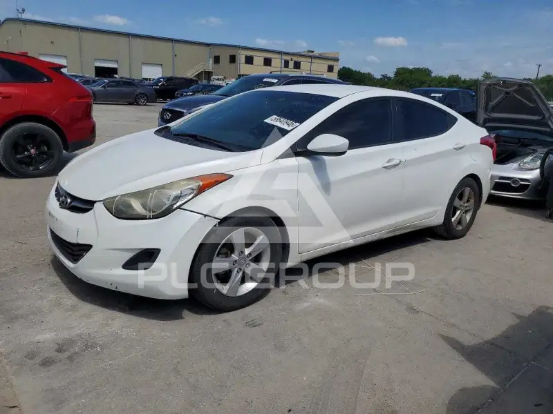 2013 Hyundai Elantra photo