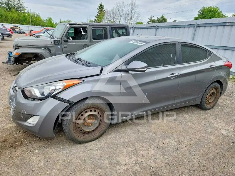 2013 Hyundai Elantra photo