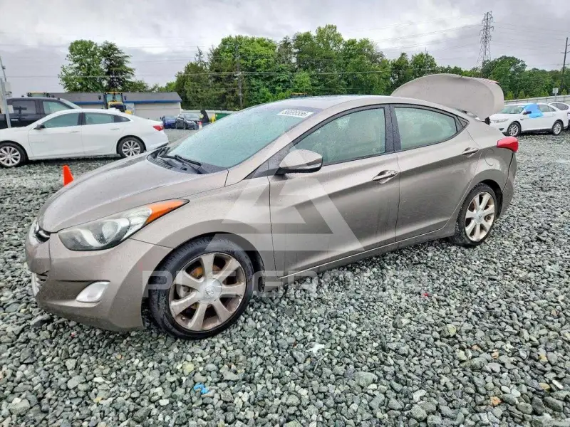 2013 Hyundai Elantra фото