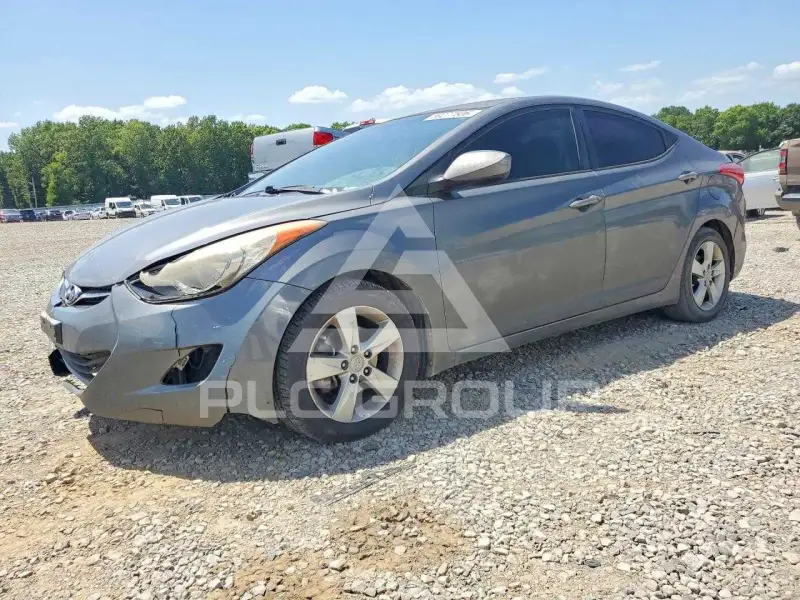 2013 Hyundai Elantra фото