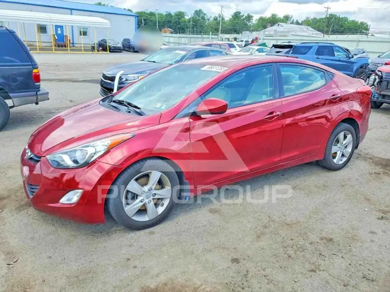 2013 Hyundai Elantra photo