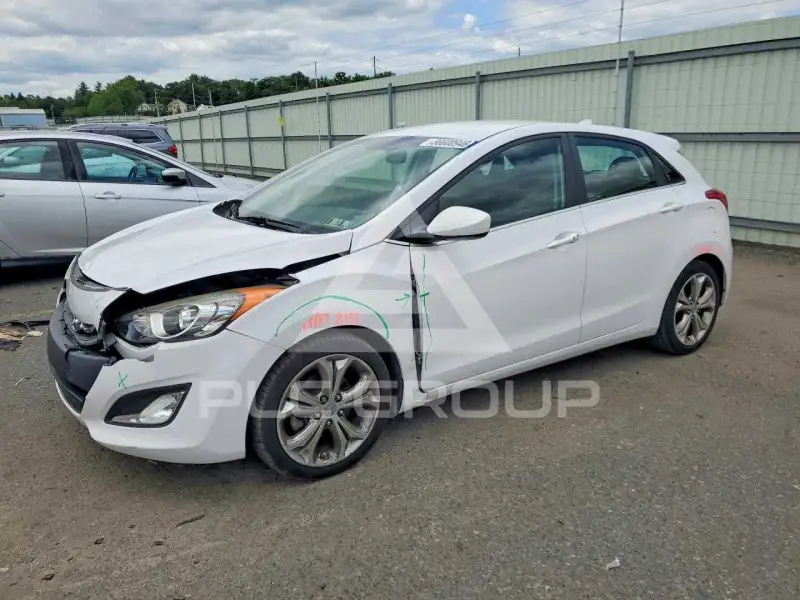 2013 Hyundai Elantra photo