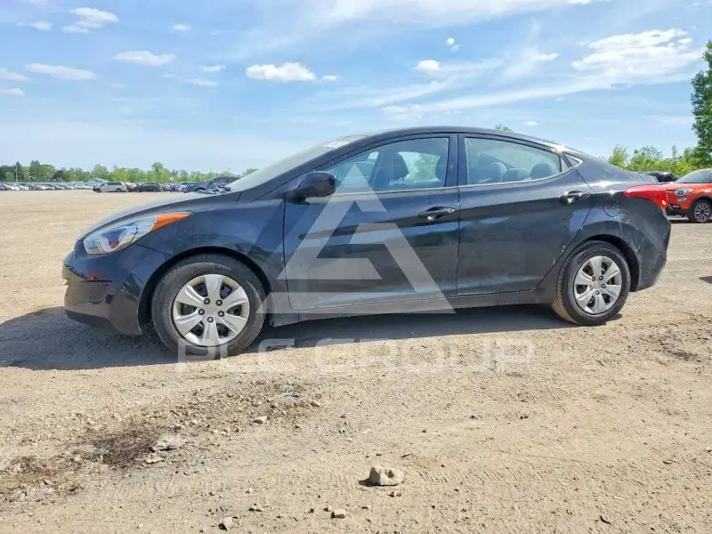 2013 Hyundai Elantra photo