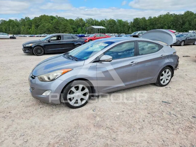 2013 Hyundai Elantra фото