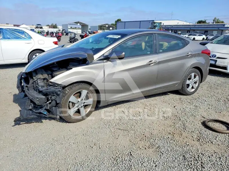 2013 Hyundai Elantra фото