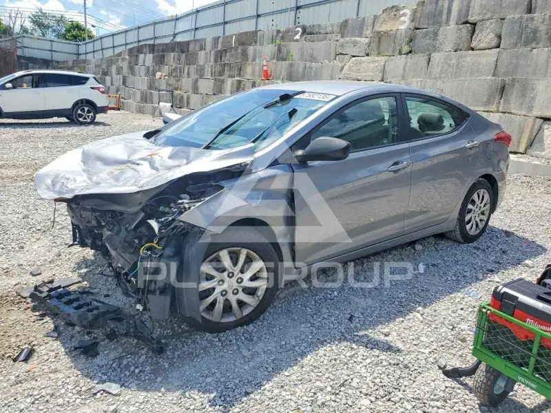 2013 Hyundai Elantra photo