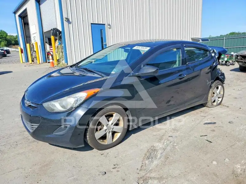 2013 Hyundai Elantra photo