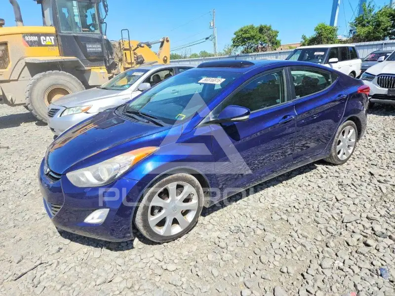 2013 Hyundai Elantra photo