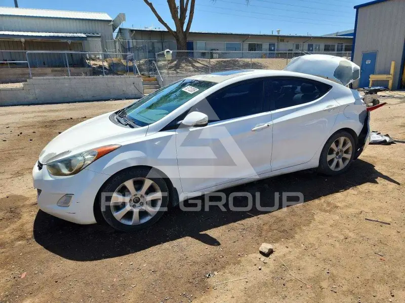 2013 Hyundai Elantra фото