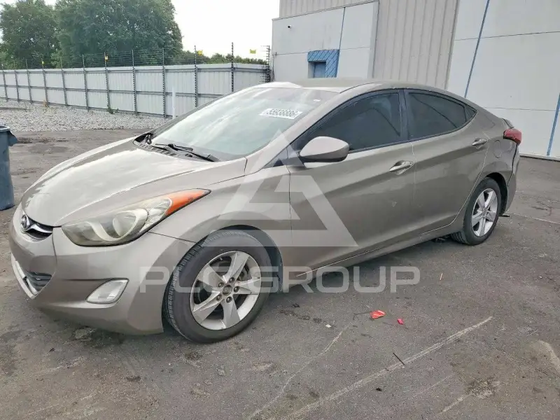 2013 Hyundai Elantra photo