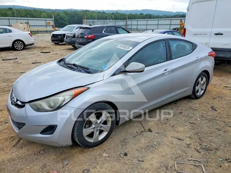 2013 Hyundai Elantra фото