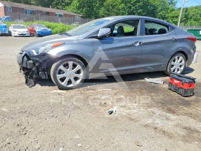 2013 Hyundai Elantra фото