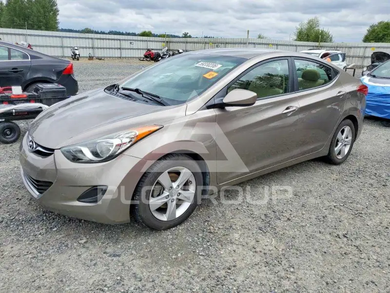 2013 Hyundai Elantra photo