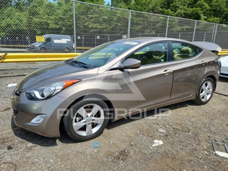 2013 Hyundai Elantra фото