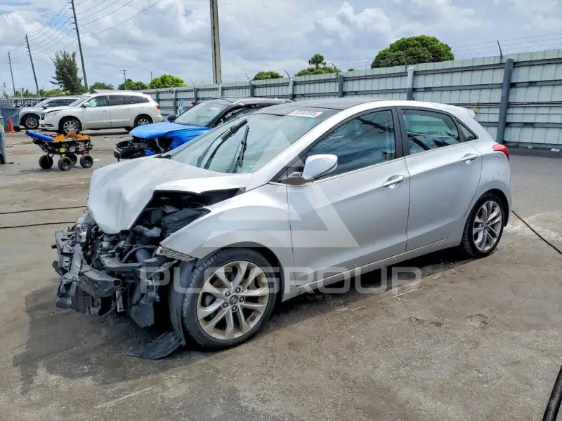 2013 Hyundai Elantra photo