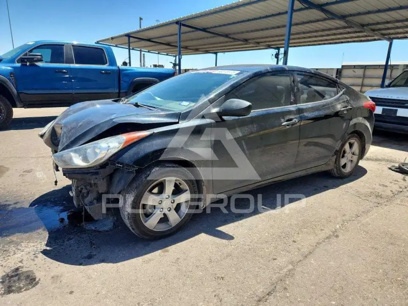 2013 Hyundai Elantra photo