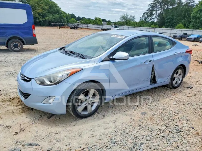2013 Hyundai Elantra photo