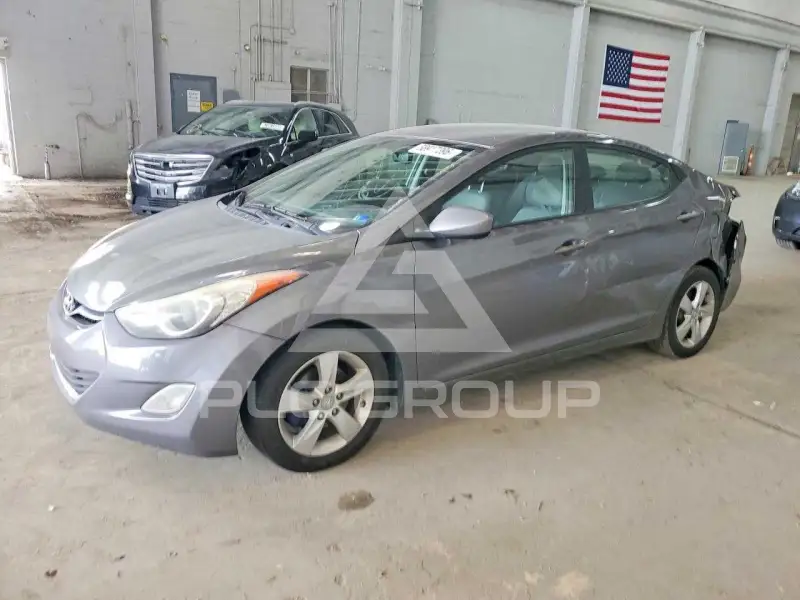 2013 Hyundai Elantra photo