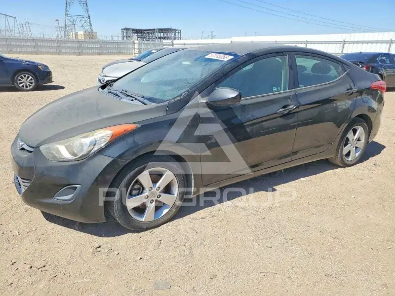 2013 Hyundai Elantra photo