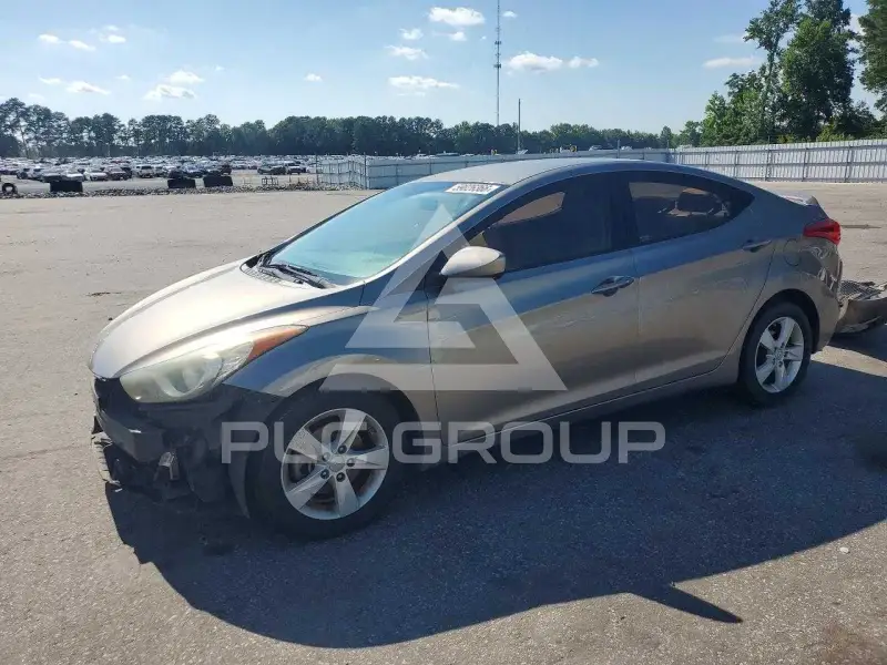 2013 Hyundai Elantra фото