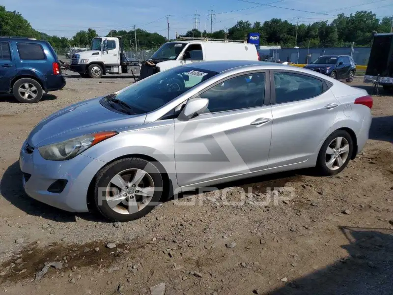 2013 Hyundai Elantra фото