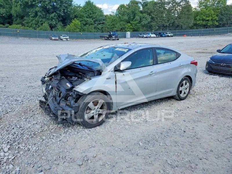 2013 Hyundai Elantra photo