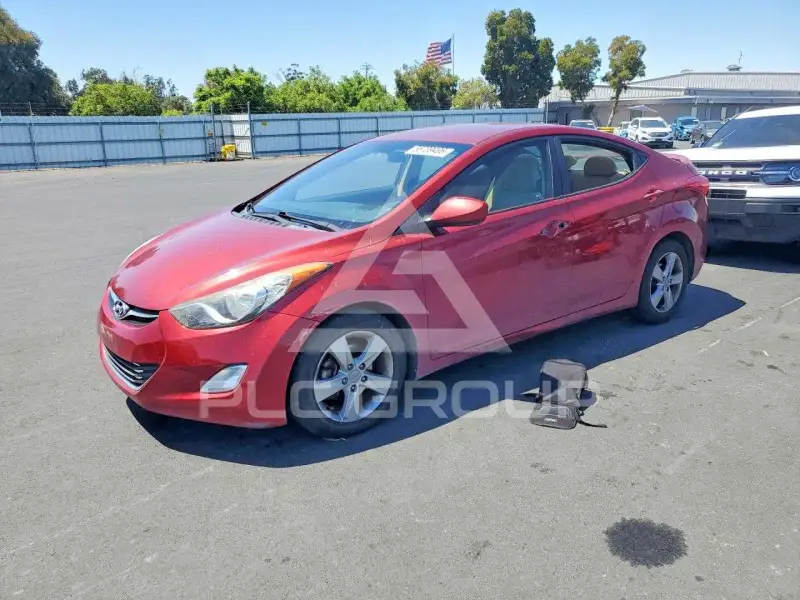 2013 Hyundai Elantra photo