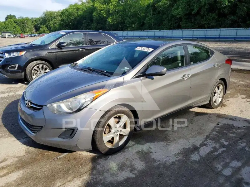 2013 Hyundai Elantra фото