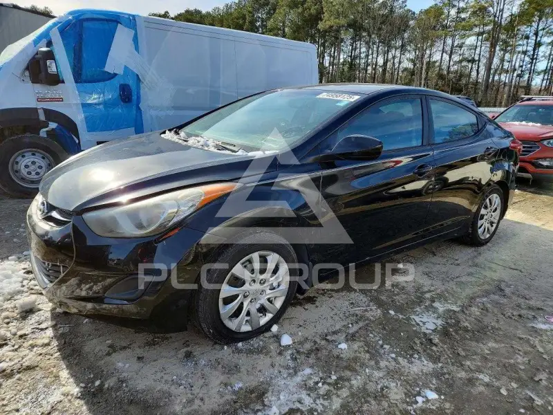 2013 Hyundai Elantra photo