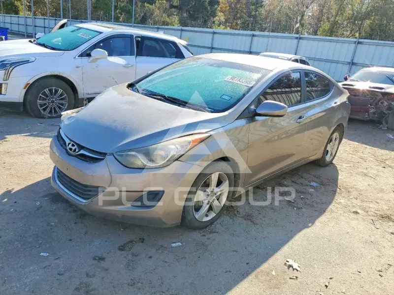 2013 Hyundai Elantra photo