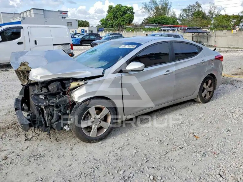 2013 Hyundai Elantra фото