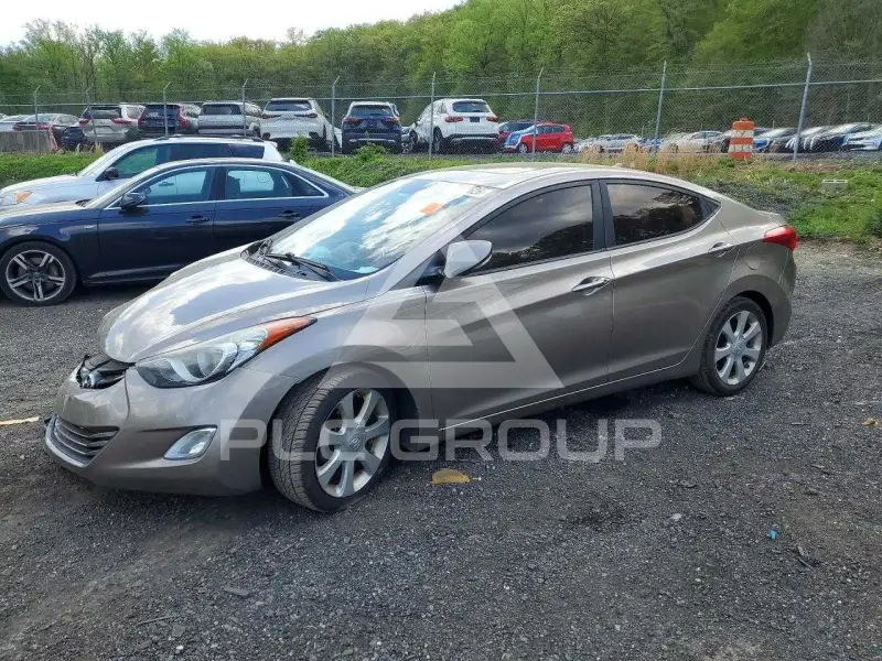 2013 Hyundai Elantra фото
