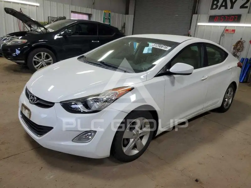 2013 Hyundai Elantra фото