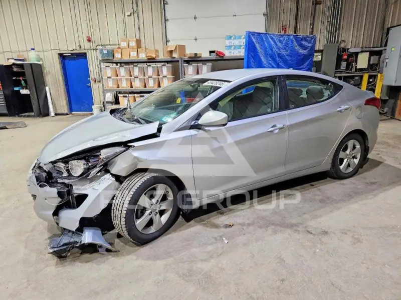 2013 Hyundai Elantra photo