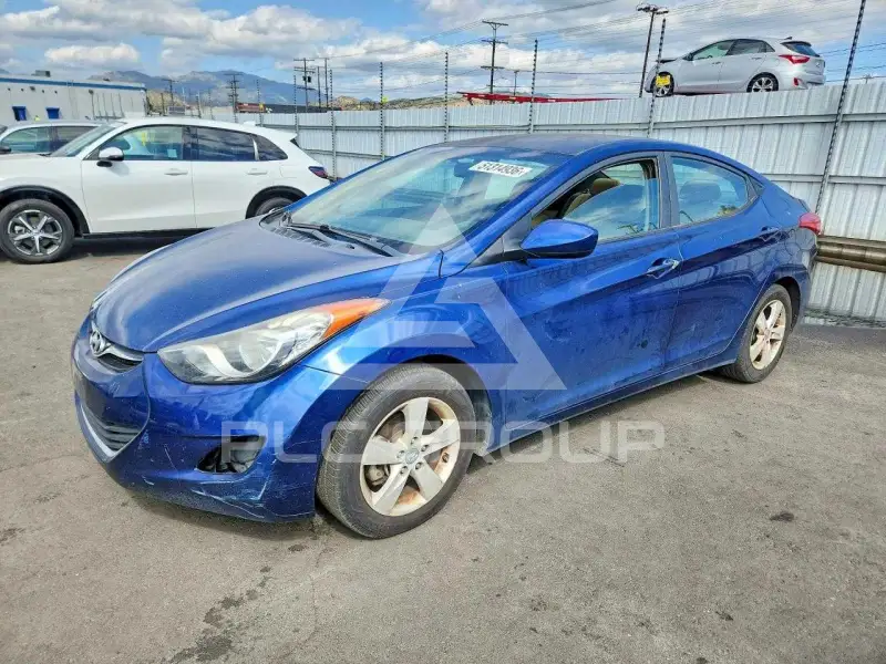 2013 Hyundai Elantra photo