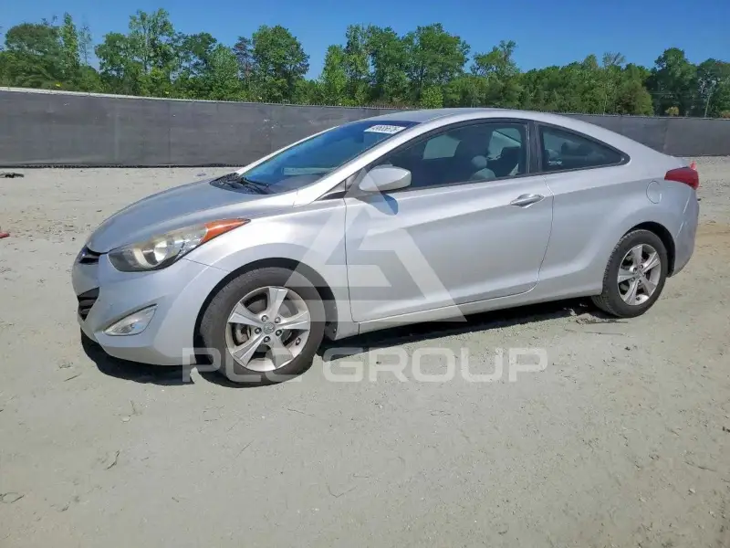 2013 Hyundai Elantra фото