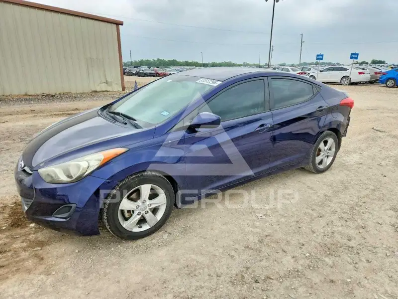 2013 Hyundai Elantra фото