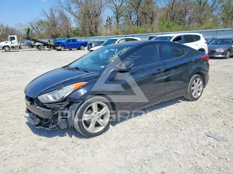 2013 Hyundai Elantra фото
